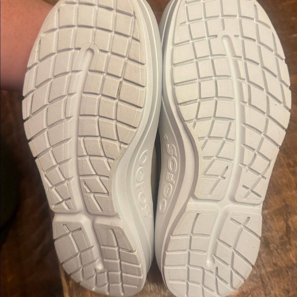 OOFOS, New, Size 8.5 OOMEGA EEZEE, Nomad - Picture 5 of 7